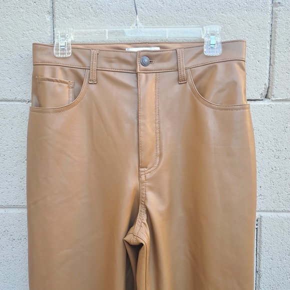 Abercrombie & Fitch | The 90s Straight Ultra High Rise Vegan Faux Leather Pants - Picture 3 of 10